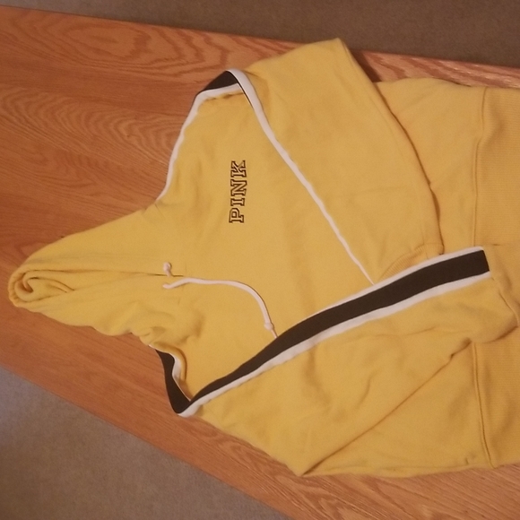 Pink VS yellow XS hoodie - Picture 1 of 2